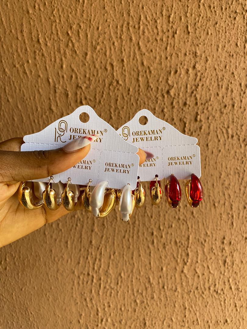Red/gold & White/gold circular earring