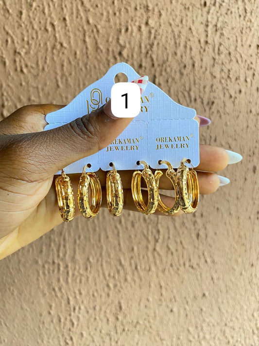 Plain gold circular earrings